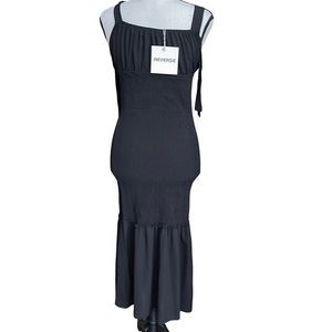 NWT Reverse Ruched Elastic Black Fit and Flare Strap  Maxi Dress Size L